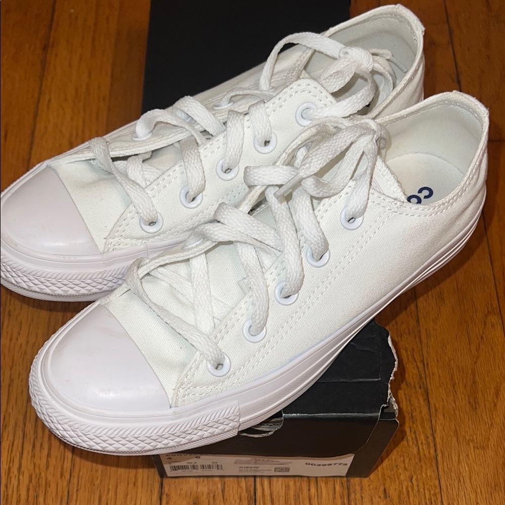 Converse Classic White Womens/kids gently worn sneakers